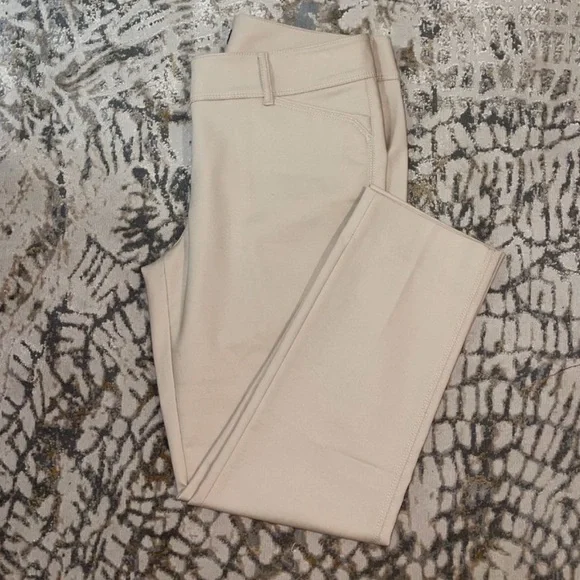 ✨WHBM Perfectform Slim Ankle Beige Pants 6R - Picture 4 of 6
